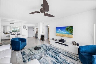 3675 N Country Club Dr, Unit 1006 in Aventura, FL - Building Photo - Building Photo