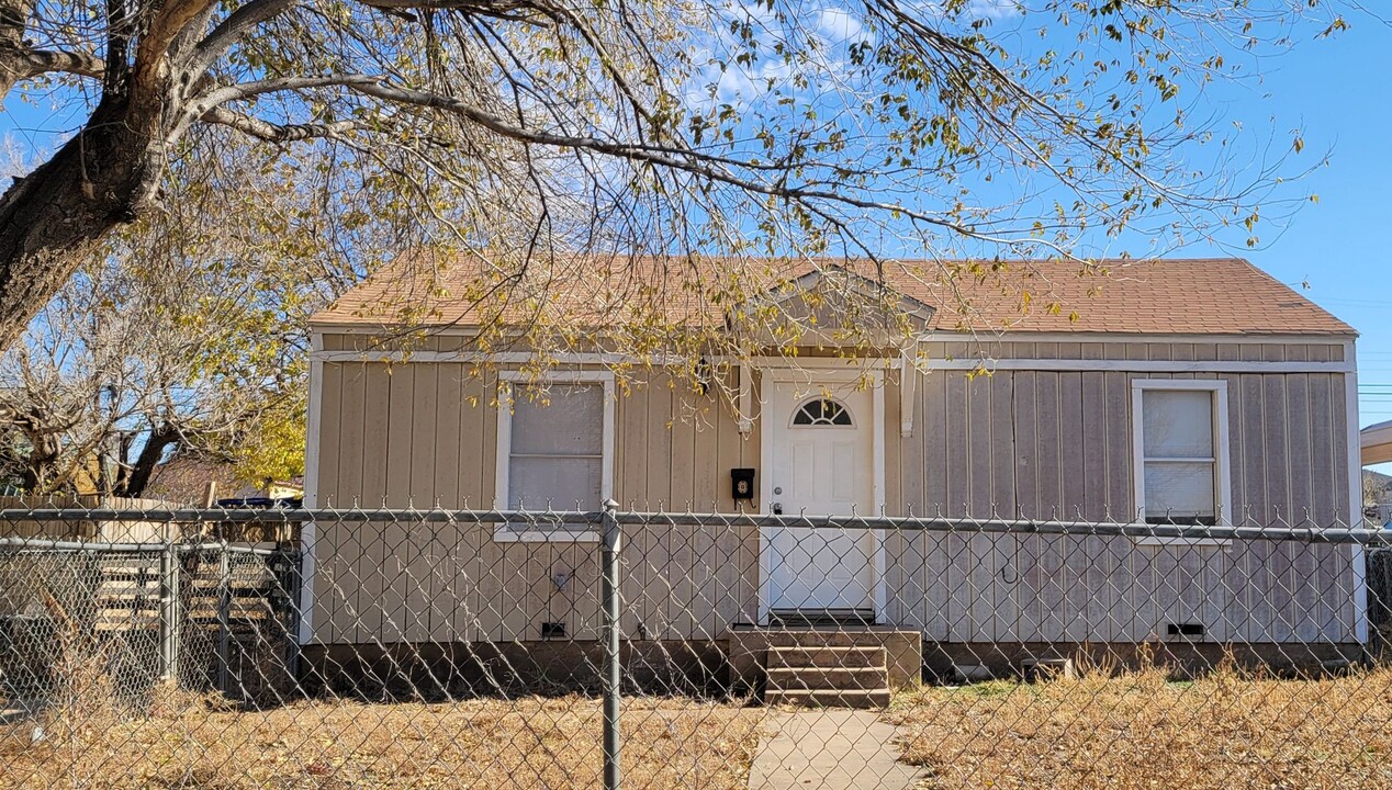 906 N Virginia St in Amarillo, TX - Building Photo