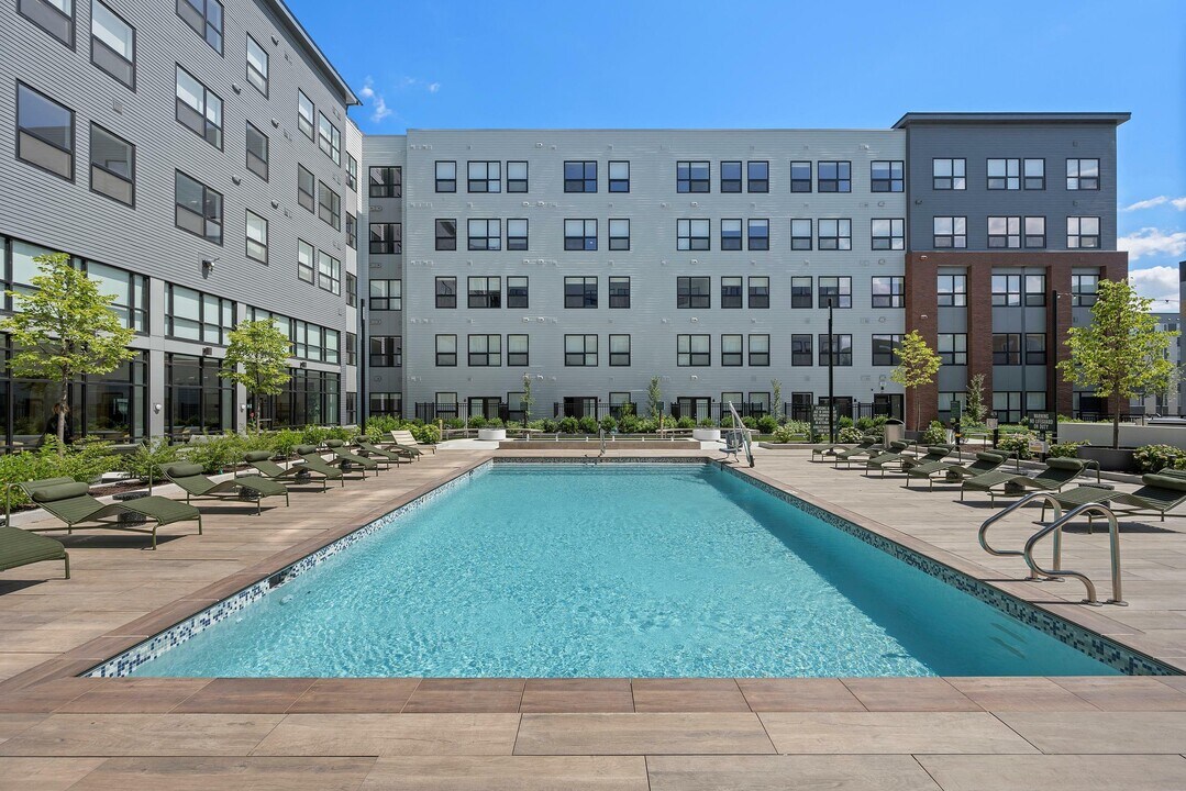 Jade in Everett, MA - Foto de edificio