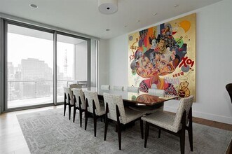 3130 N Harwood St in Dallas, TX - Foto de edificio - Building Photo