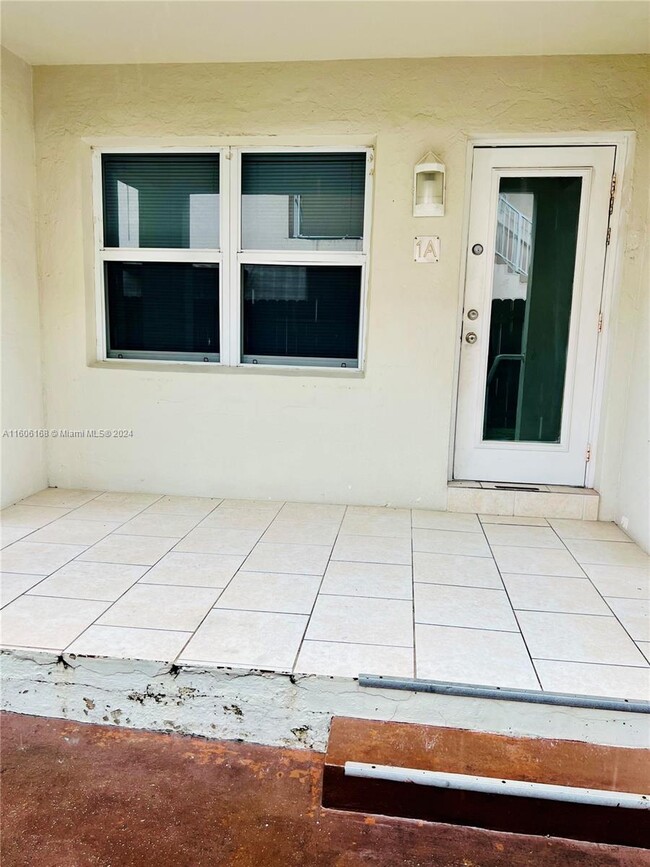 1760 Calais Dr in Miami Beach, FL - Building Photo - Building Photo