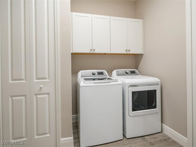 property at 2306 Marquesa Cir