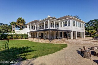 1561 Stonebriar Rd in Green Cove Springs, FL - Foto de edificio - Building Photo