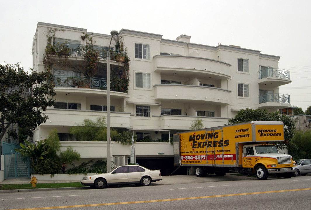 Villas on the Glen in Los Angeles, CA - Building Photo