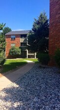 Beverly Place in Colorado Springs, CO - Foto de edificio - Building Photo