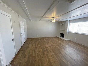 4028 E Alta Vista Rd in Phoenix, AZ - Building Photo - Building Photo