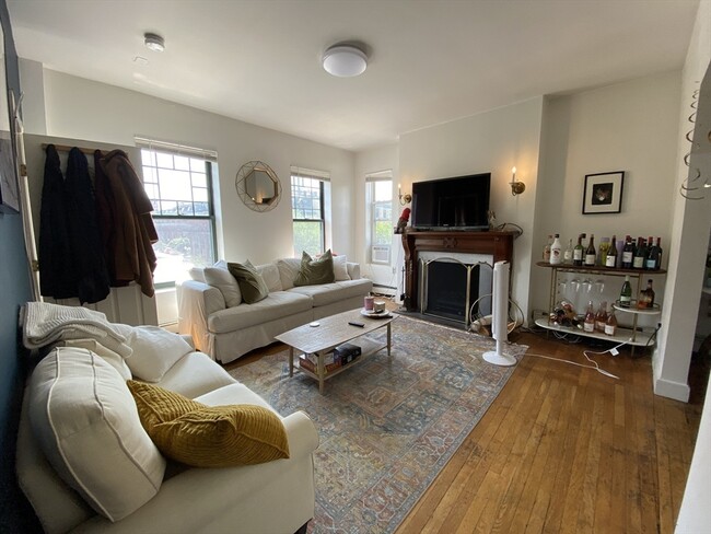 1677 Washington St, Unit 1 in Boston, MA - Building Photo - Building Photo