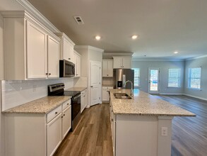 160 High Leaf Dr in Harvest, AL - Foto de edificio - Building Photo