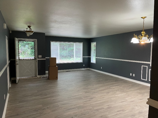 7600 NW Wildcat Lake Rd in Bremerton, WA - Building Photo - Building Photo
