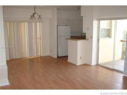 7610      Westwood Dr-Unit -129 in Tamarac, FL - Building Photo - Building Photo