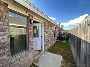 2913 Linda Vista St in Edinburg, TX - Building Photo - Building Photo
