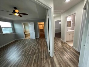 2611 Regalia Way in Hollywood, FL - Foto de edificio - Building Photo