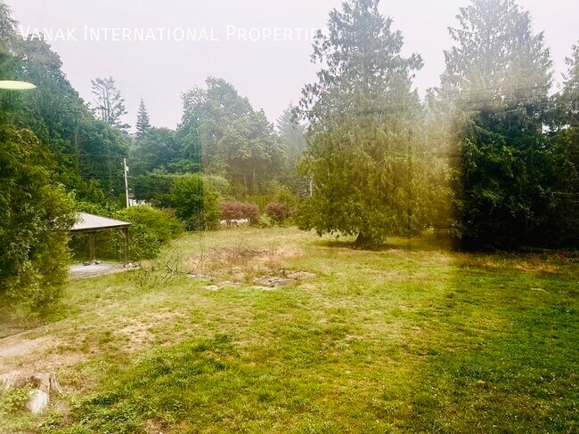 43742 Watkins Rd in Mission, BC - Building Photo - Building Photo