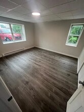 907 Scott Rd, Unit Apt 3 in Dickson City, PA - Foto de edificio - Building Photo