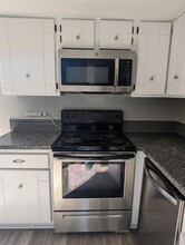 3489 Kenbrooke Ct in Kalamazoo, MI - Building Photo - Building Photo