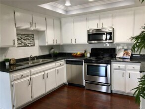 1311 S Grand Ave, Unit 1311 Grand Av #12 in San Pedro, CA - Building Photo - Building Photo