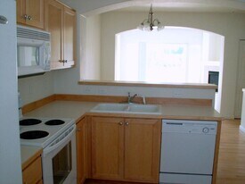 15200 SW Warbler Way in Beaverton, OR - Building Photo