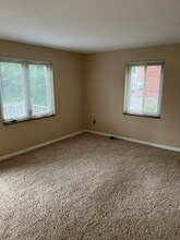 709 Vallevista Ave in Pittsburgh, PA - Building Photo - Building Photo