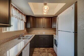 3301 W Loma Ln in Phoenix, AZ - Building Photo - Building Photo