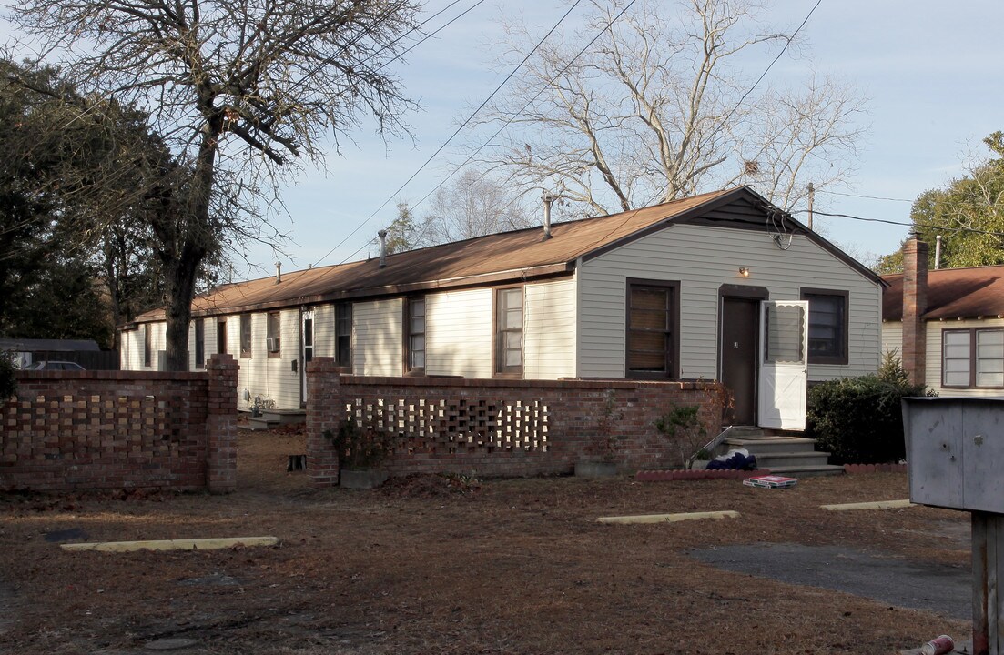 5825-5827 Sledge St in Charleston, SC - Building Photo
