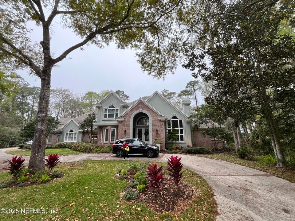 5070 Bentgrass Cir in Ponte Vedra Beach, FL - Foto de edificio