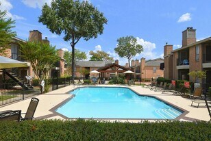 1230 Farm to Market 1960 Bypass Rd E in Humble, TX - Building Photo