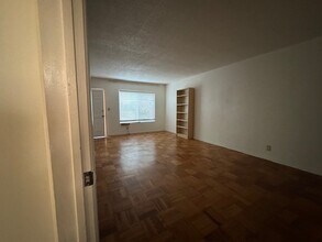 1722 Armacost Ave, Unit Unit1 in Los Angeles, CA - Building Photo - Building Photo