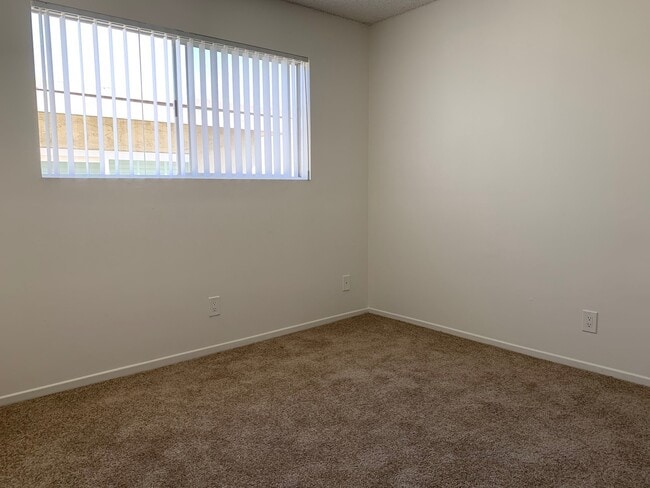 741 Manhattan Beach Blvd