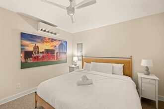 1918 Vine St in Cincinnati, OH - Foto de edificio - Building Photo