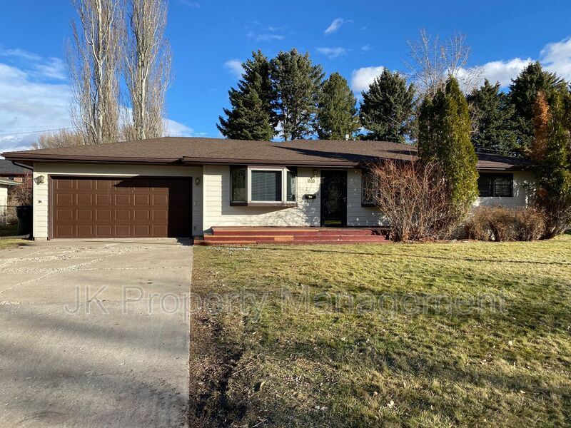 1833 Beech Dr in Great Falls, MT - Building Photo