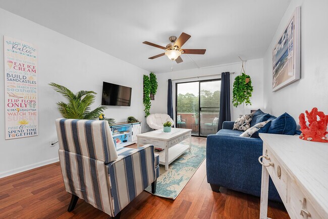 209 W Miracle Strip Pky, Unit 209 West Miracle in Mary Esther, FL - Building Photo - Building Photo