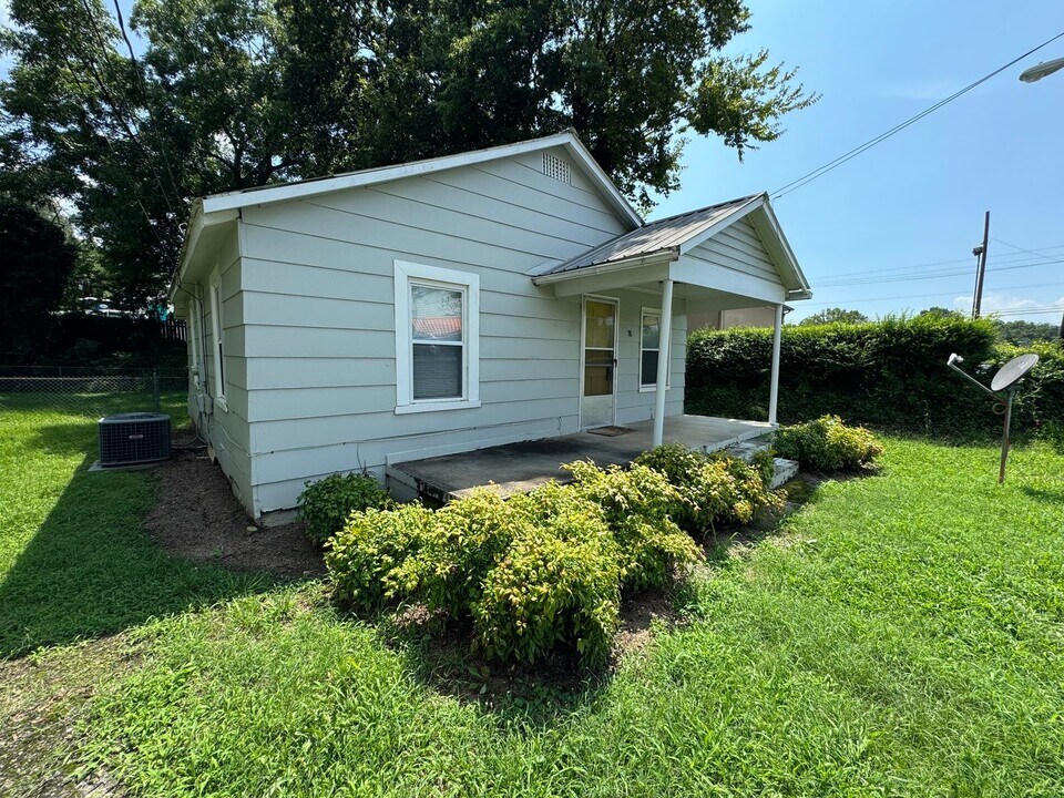 38 O'Neill St SW in Rome, GA - Building Photo