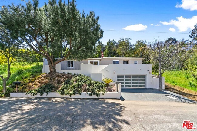 property at 26322 Fairside Rd