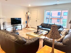 61 Grove St in Stamford, CT - Building Photo - Building Photo