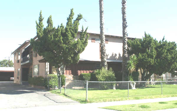 11615 Kittridge St in North Hollywood, CA - Foto de edificio - Building Photo