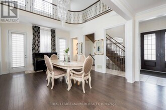25 Munsie Dr in Nobleton, ON - Building Photo - Building Photo