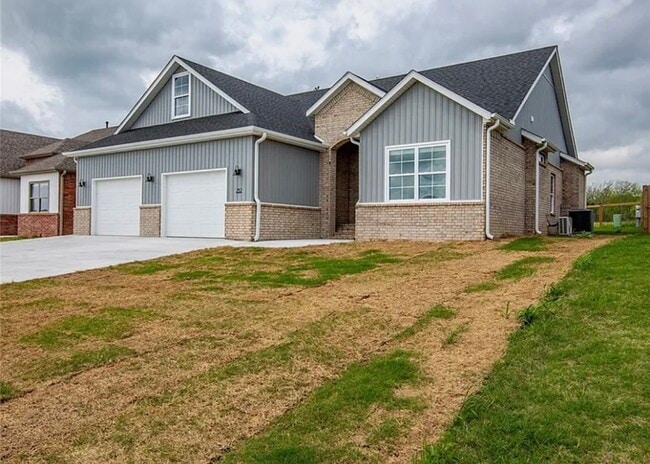 252 Nebo St in Prairie Grove, AR - Building Photo - Building Photo