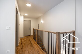 1329 W Estes Ave in Chicago, IL - Building Photo - Building Photo