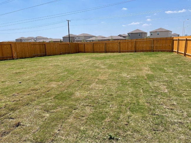 704 Shoal Crk in New Braunfels, TX - Building Photo - Building Photo