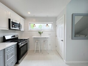 11 Yale Ave-Unit -apartment in Milford, CT - Building Photo - Building Photo