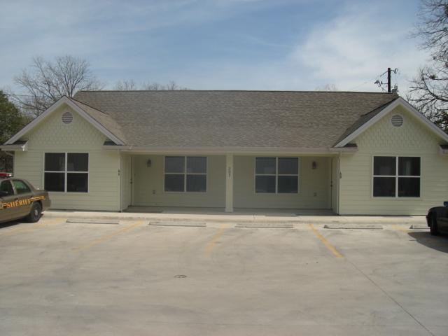203 Railroad St in Buda, TX - Building Photo