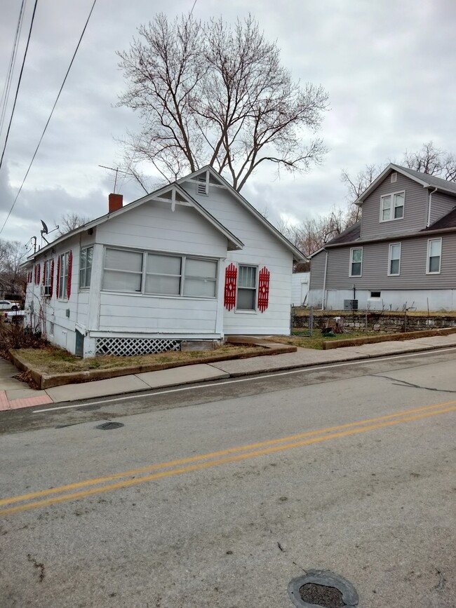 property at 402 Henry St