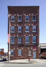 736 High St in Holyoke, MA - Building Photo - Building Photo