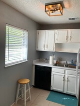 105 Spring Lake Ct, Unit 203 in Vero Beach, FL - Foto de edificio - Building Photo