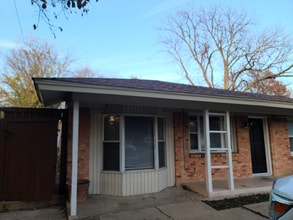 2539 Hillsboro Ave in Dallas, TX - Foto de edificio - Building Photo