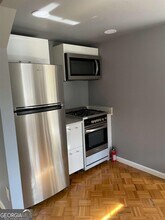 2961 Hardman Ct NE in Atlanta, GA - Building Photo - Building Photo
