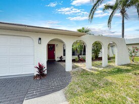 9907 ISLAND HARBOR Dr in Port Richey, FL - Building Photo