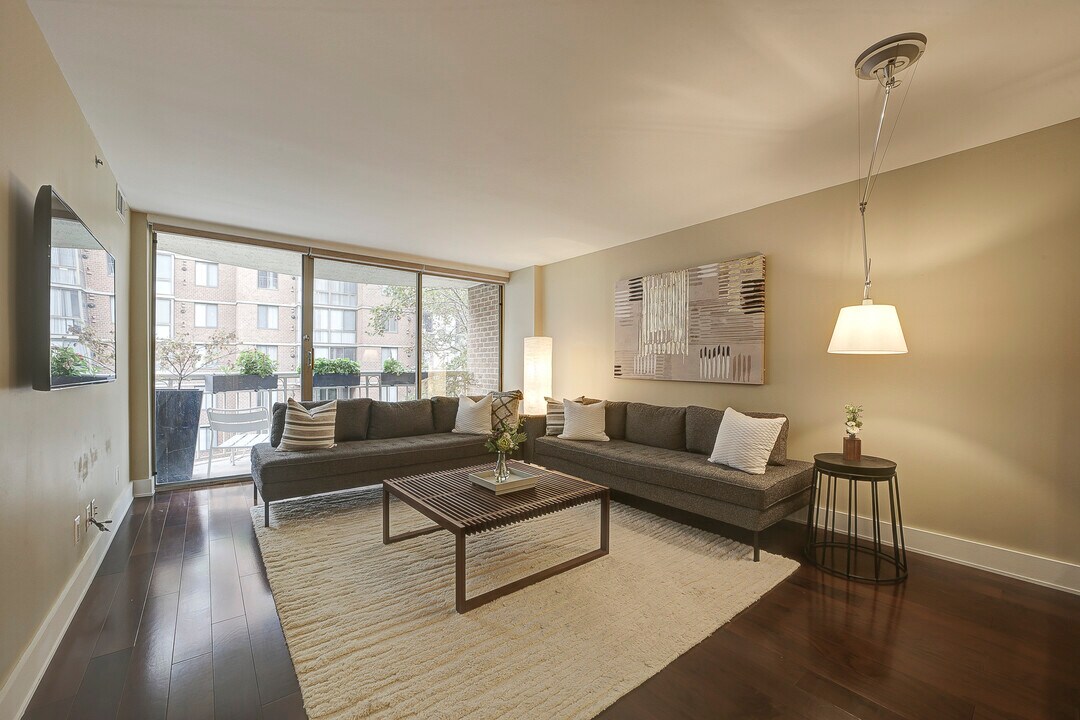 1200 Braddock Pl, Unit 308 in Alexandria, VA - Building Photo