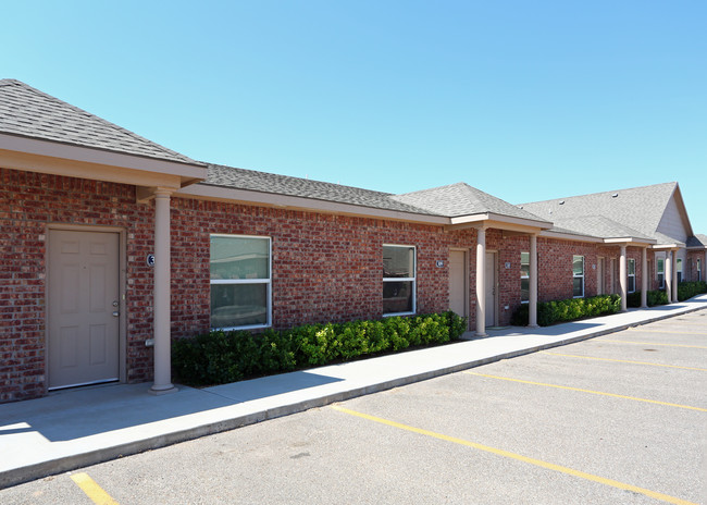 Yorkshire Village Apartments in Lubbock, TX - Building Photo - Building Photo