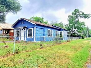 933 Lamar St in San Antonio, TX - Building Photo - Building Photo